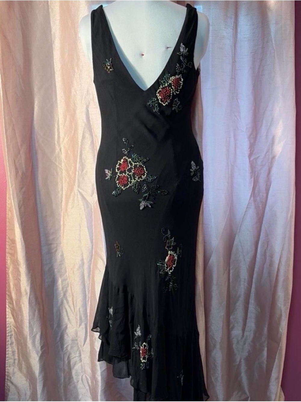 Sue Wong Black Midi Dress with Red and Green Beaded Floral Appliqué - Picture 4 of 7